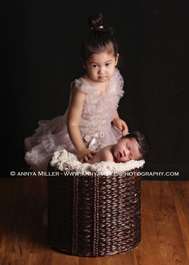 Toronto newborn photography of siblings