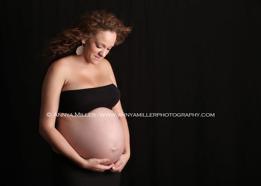 pickering maternity photography of pregnant woman