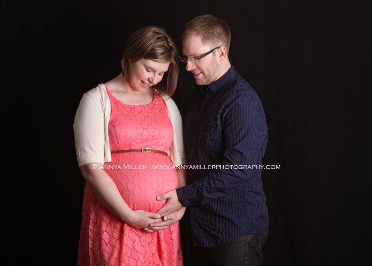 Pickering pregnancy photography by Durham Region photographer Annya Miller 