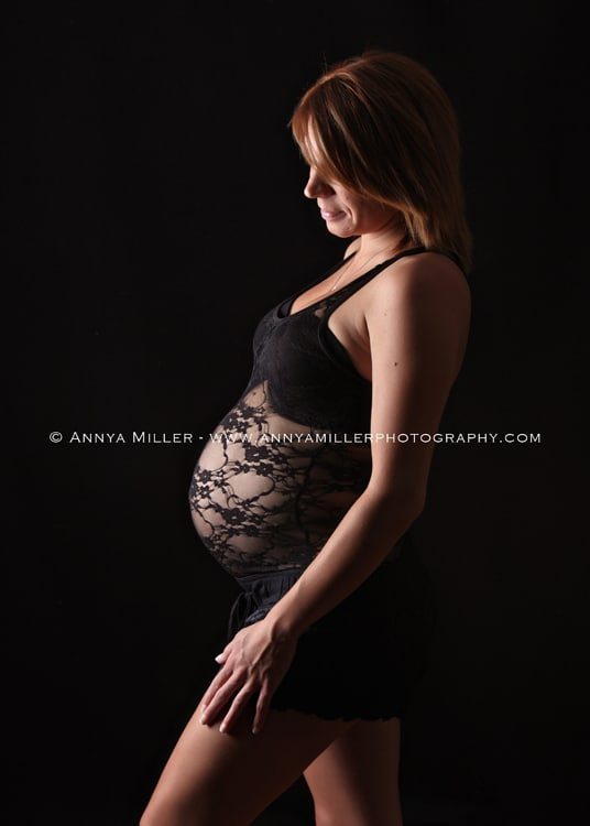 Durham region maternity portraits by pregnancy photographer Annya Miller