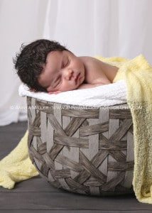 Durham region newborn pictures by Annya Miller