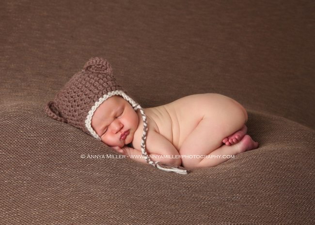 toronto newborn pictures by Annya Miller