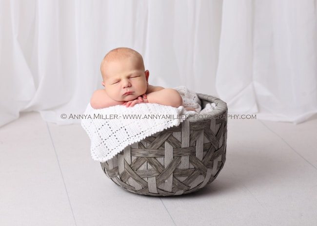 Pickering newborn photos by Annya Miller photography