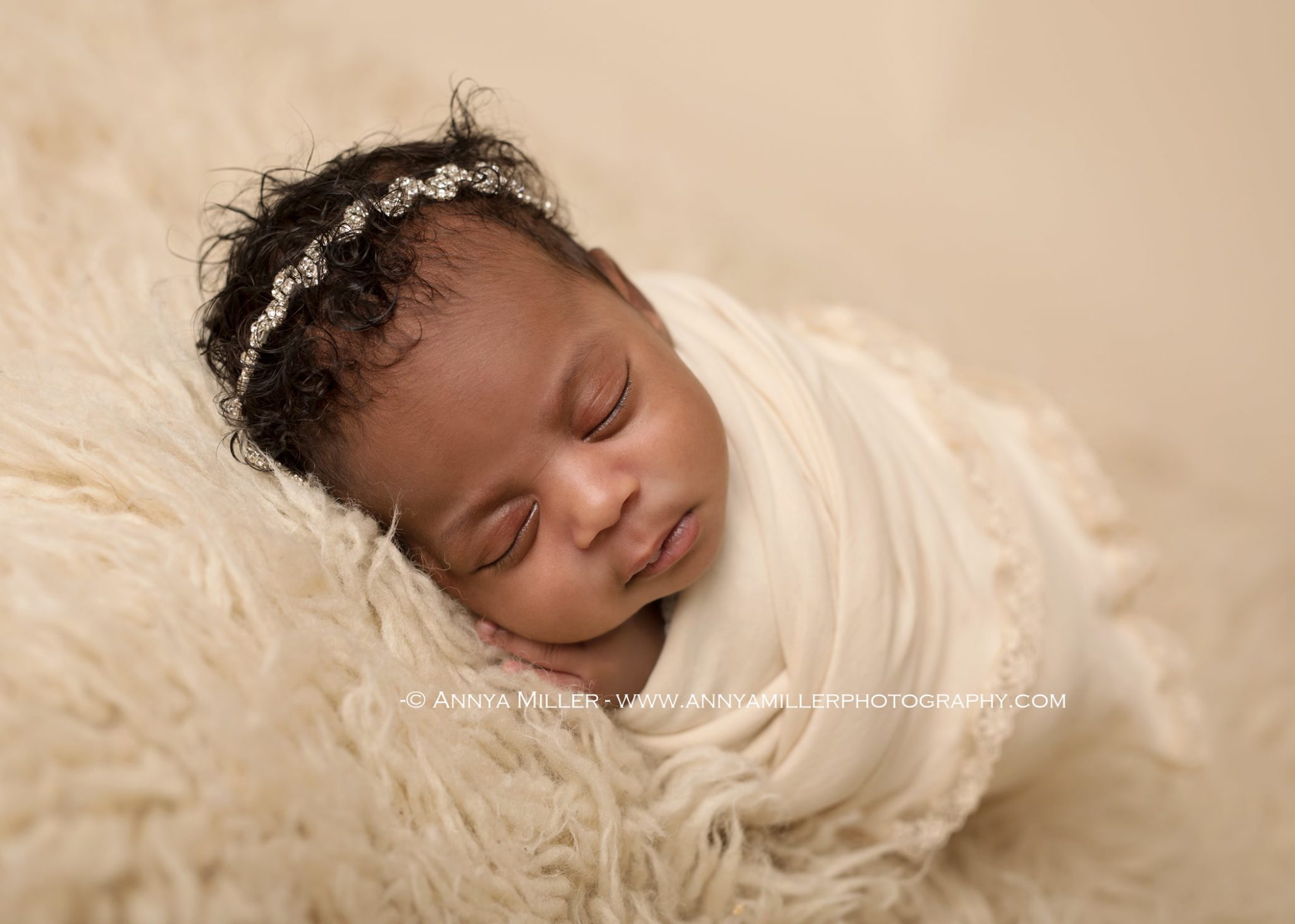Newborn portraits by local newborn photographer Annya Miller