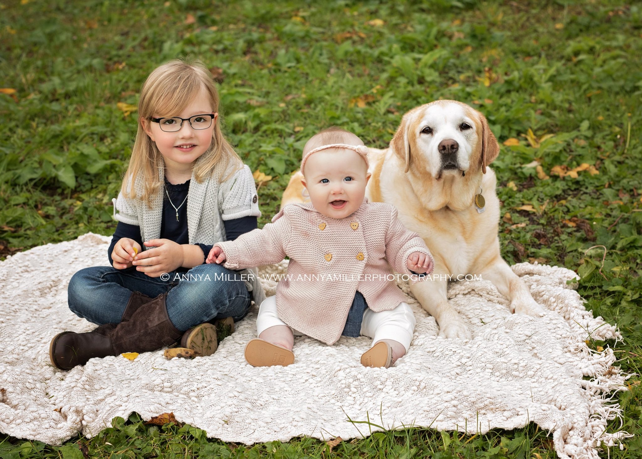 Fall family photos by Durham Region photographer Annya Miller 