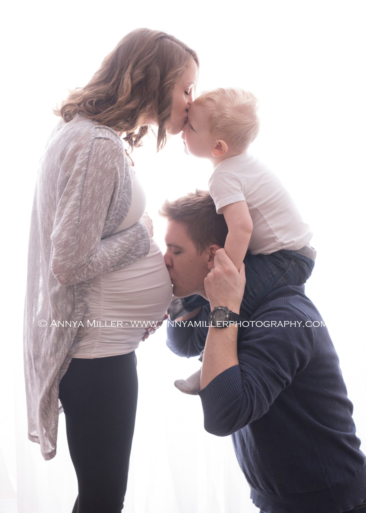 Maternity portraits by Pickering Pregnancy Photographer Annya Miller 