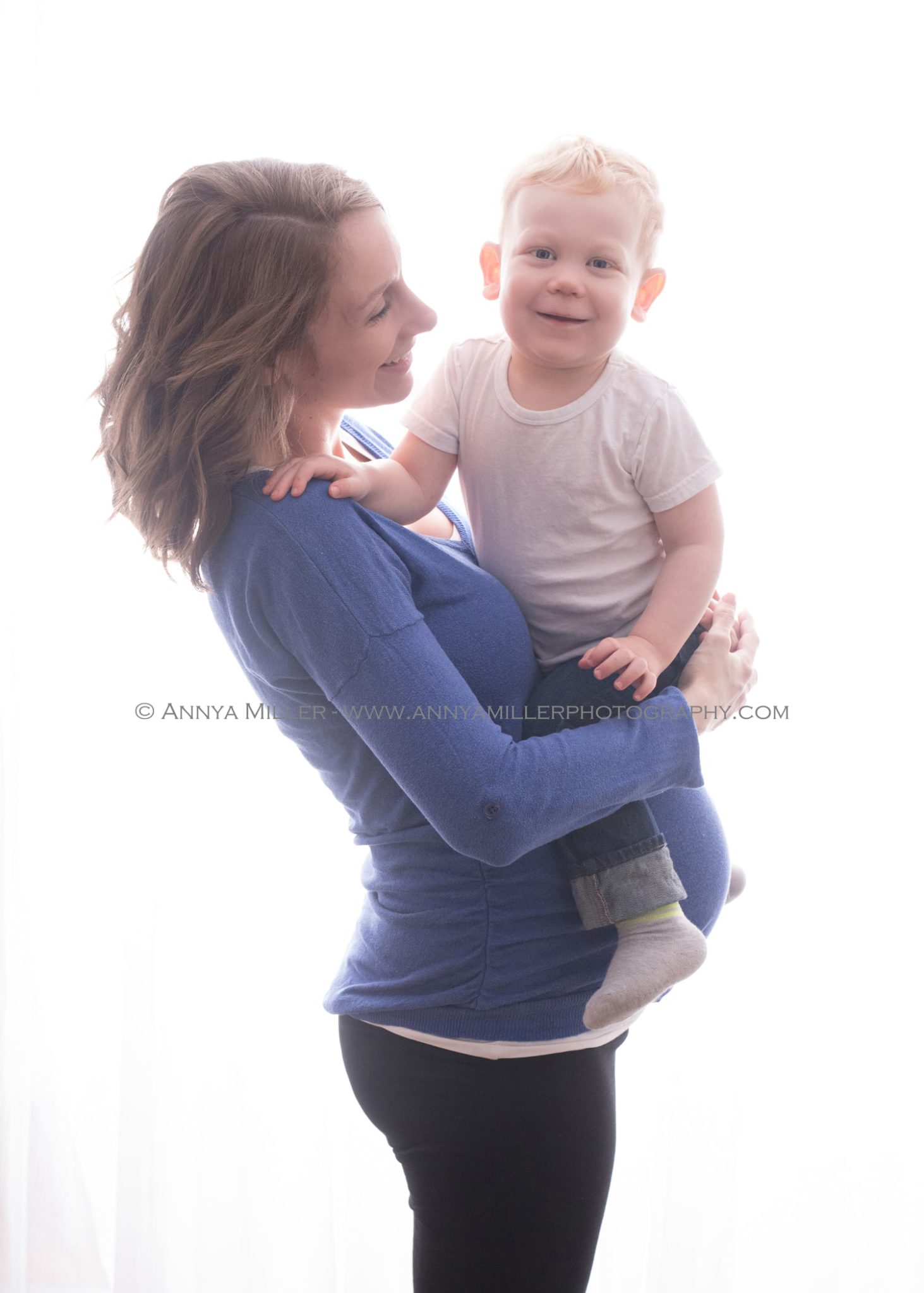 Maternity portraits by Pickering Pregnancy Photographer Annya Miller 