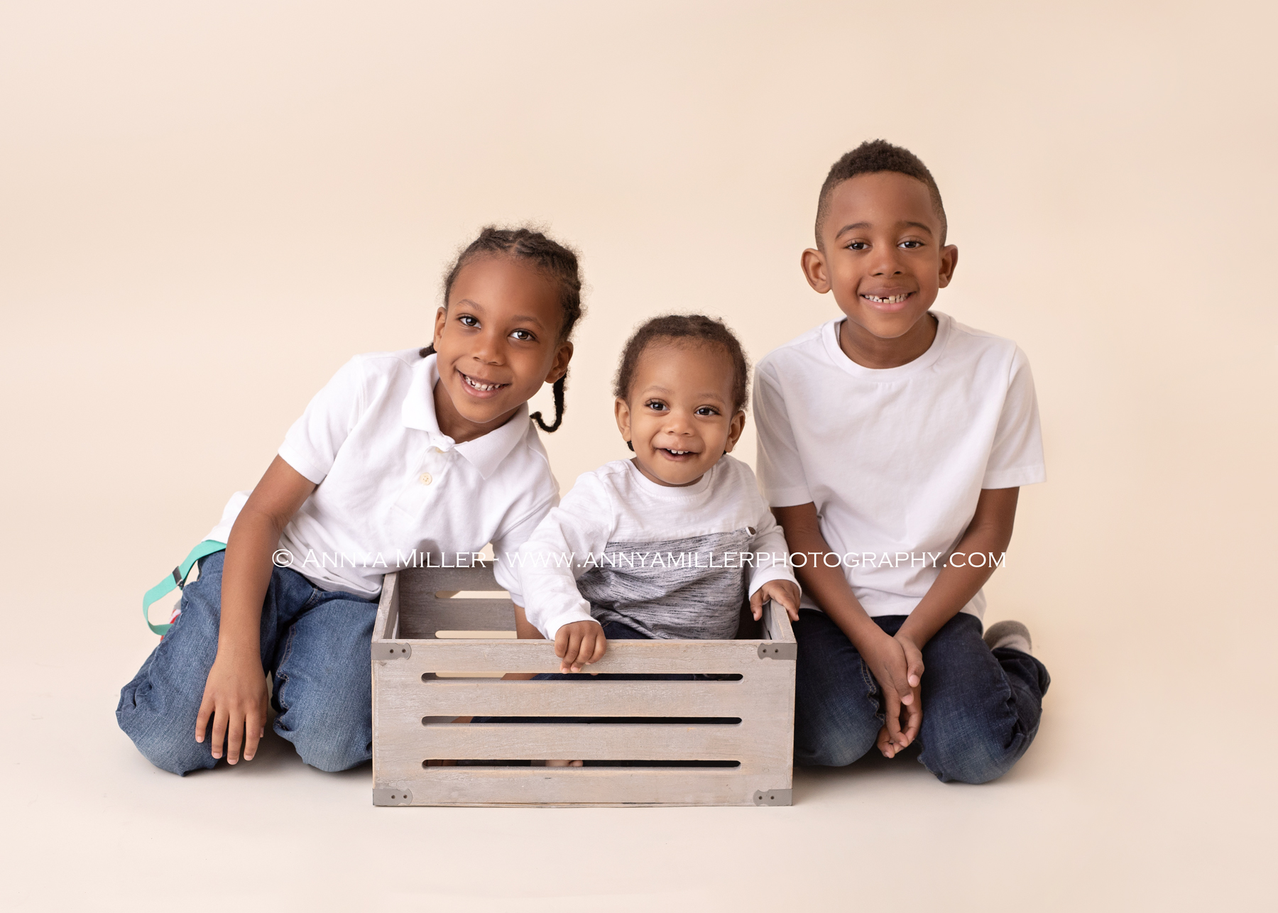 Durham Region family photographer Annya Miller creates beautiful portraits for families in Durham and the GTA