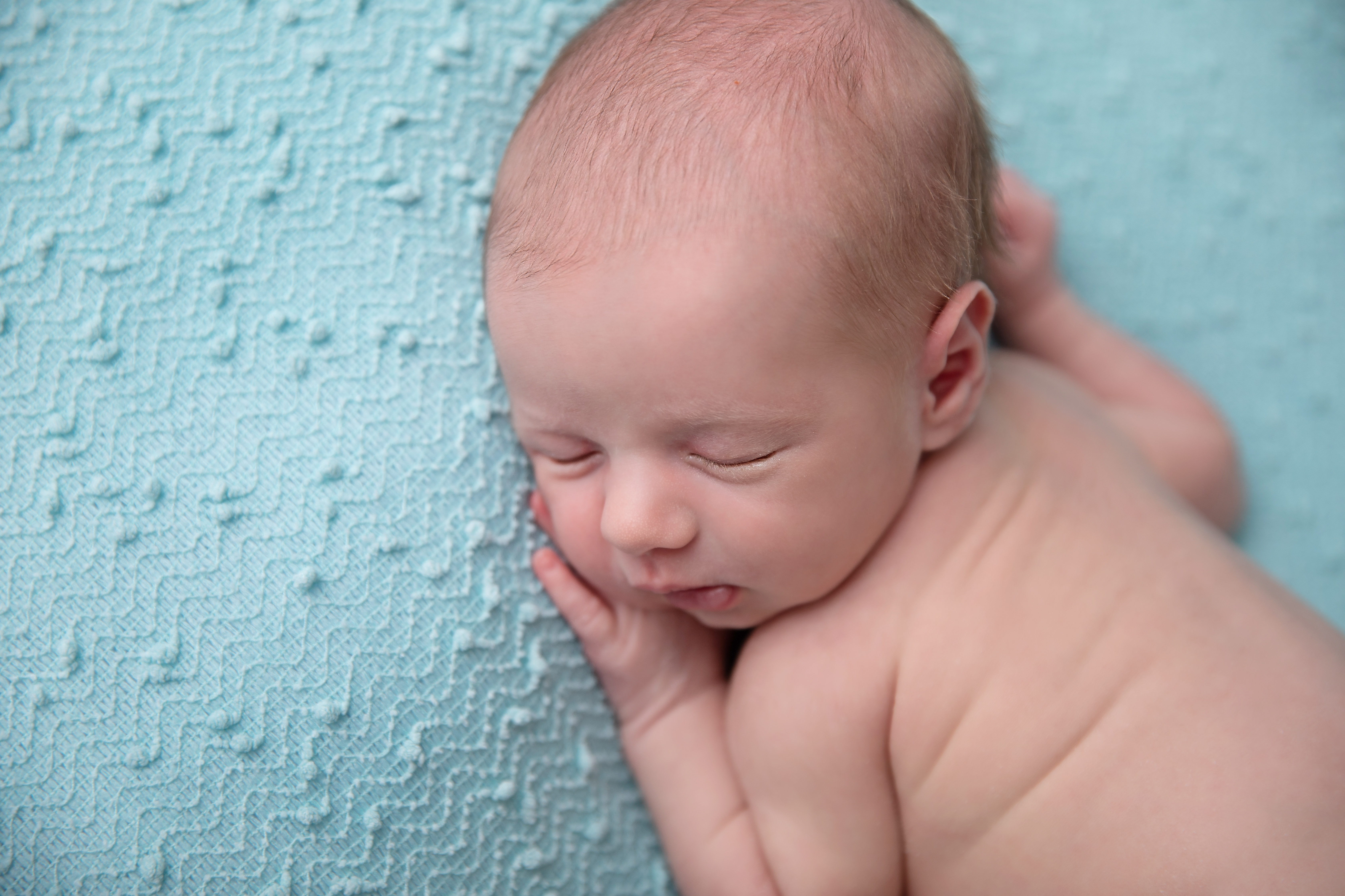 Ajax newborn photography of newborn boy by Pickering photographer Annya Miller 