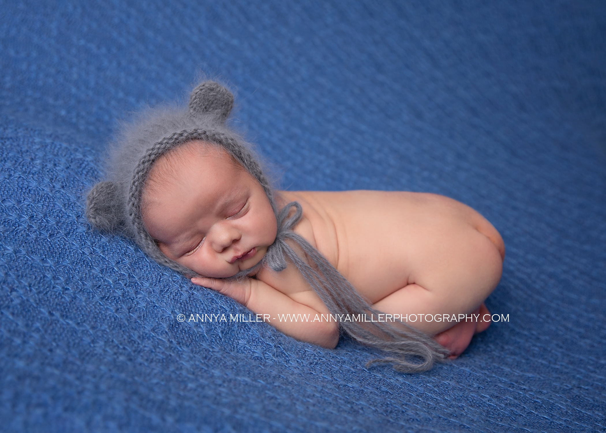 Toronto newborn photos of baby boy by Annya Miller 