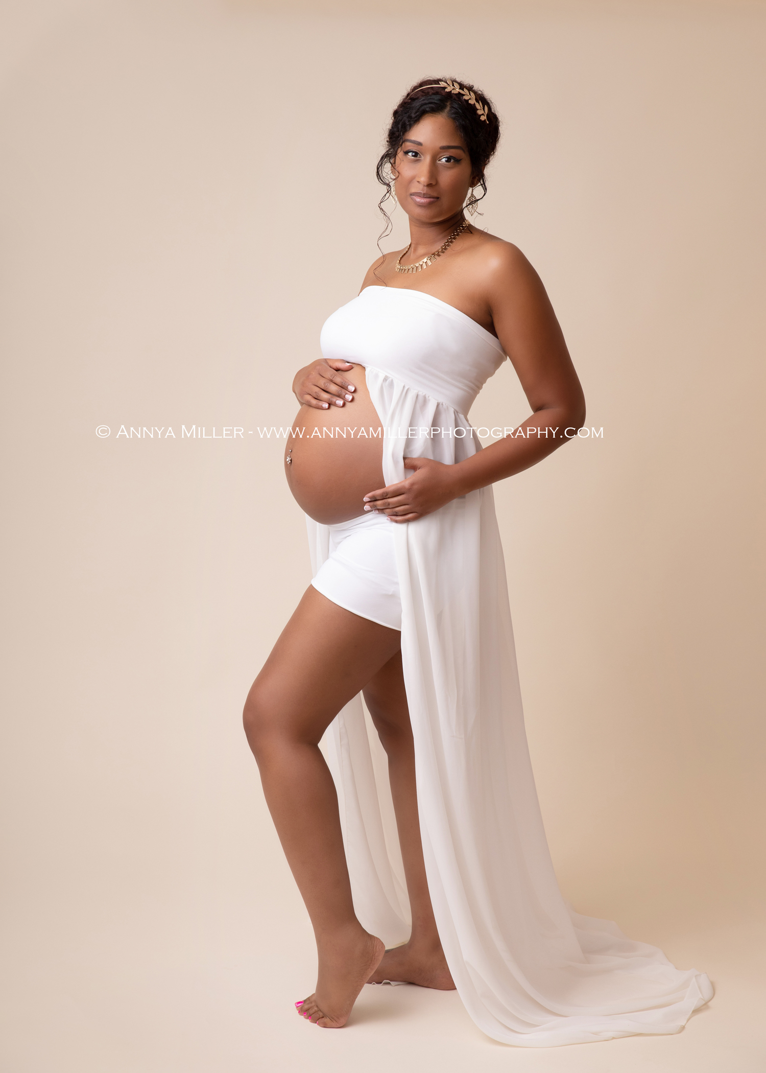 Portrait of pregnant woman by Whitby maternity photographer Annya Miller of Pickering