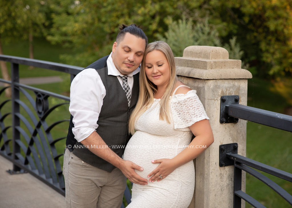 Maternity portraits by Toronto pregnancy photography Annya Miller of Pickering.