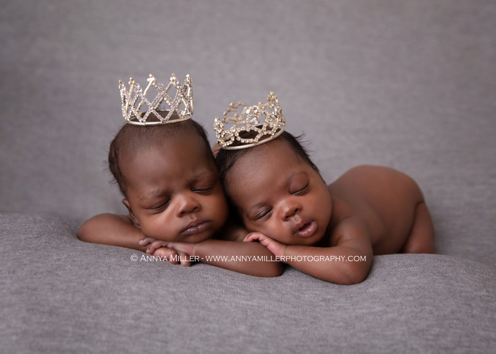 Portrait of twin babies by Toronto newborn twin photographer Annya Miller
