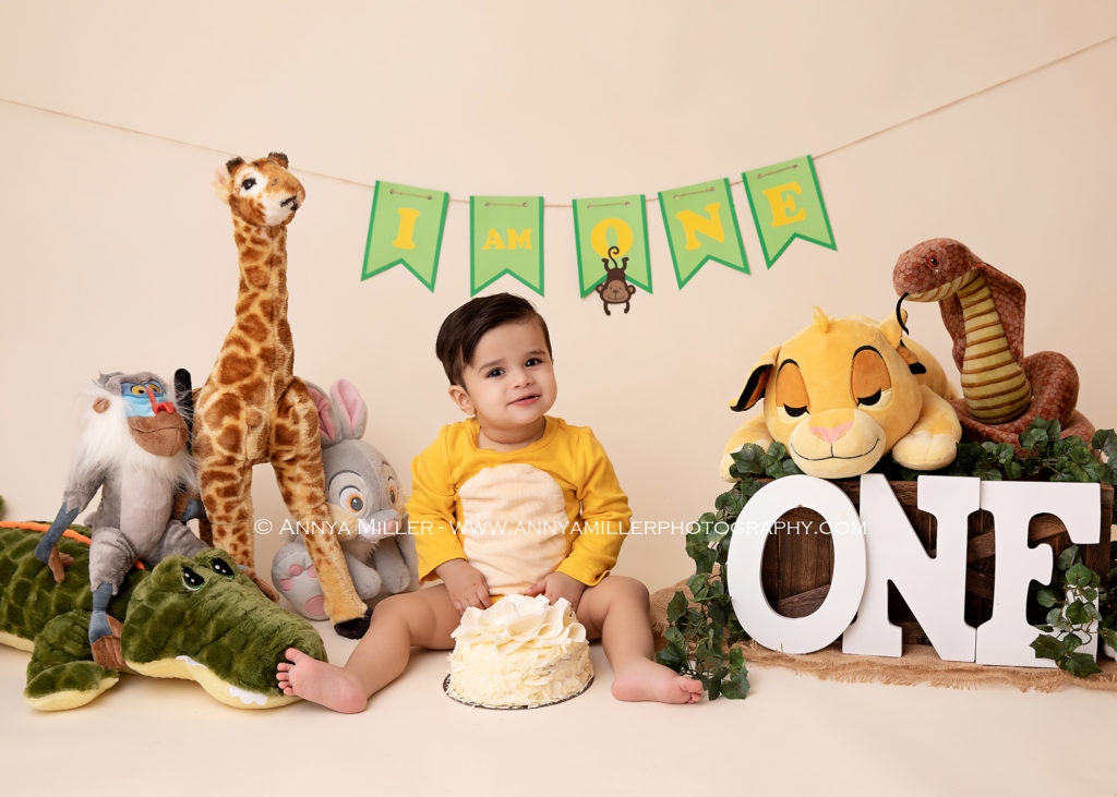 Jungle themed birthday photos by Whitby cake smash photographer Annya Miller 